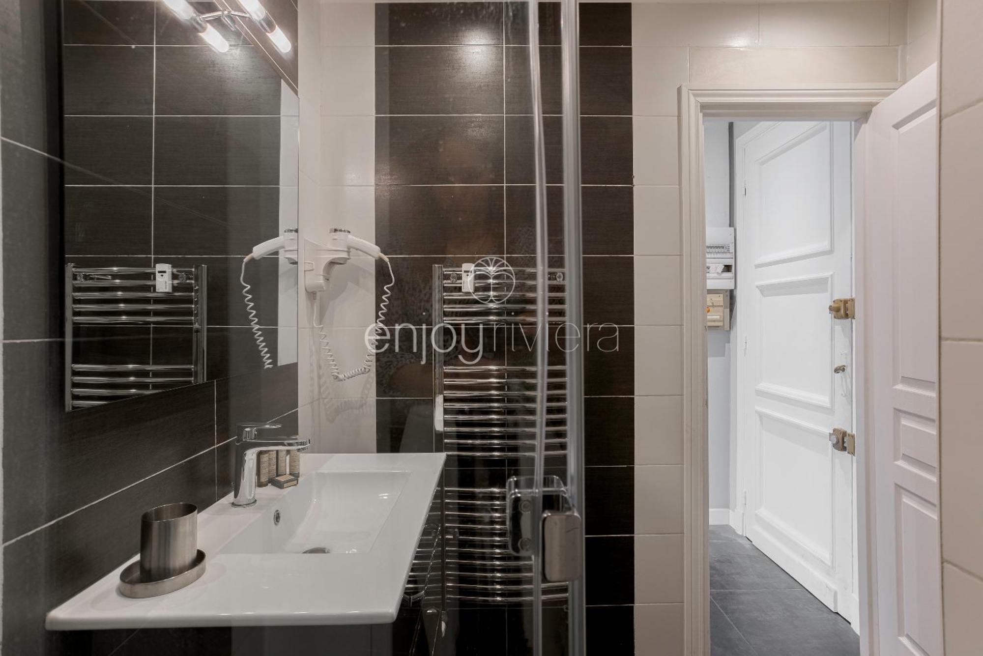 Palais Miramar - Suite & B31 - Croisette Emplacement Unique - 20M Plage - Wifi - Clim Cannes Dış mekan fotoğraf